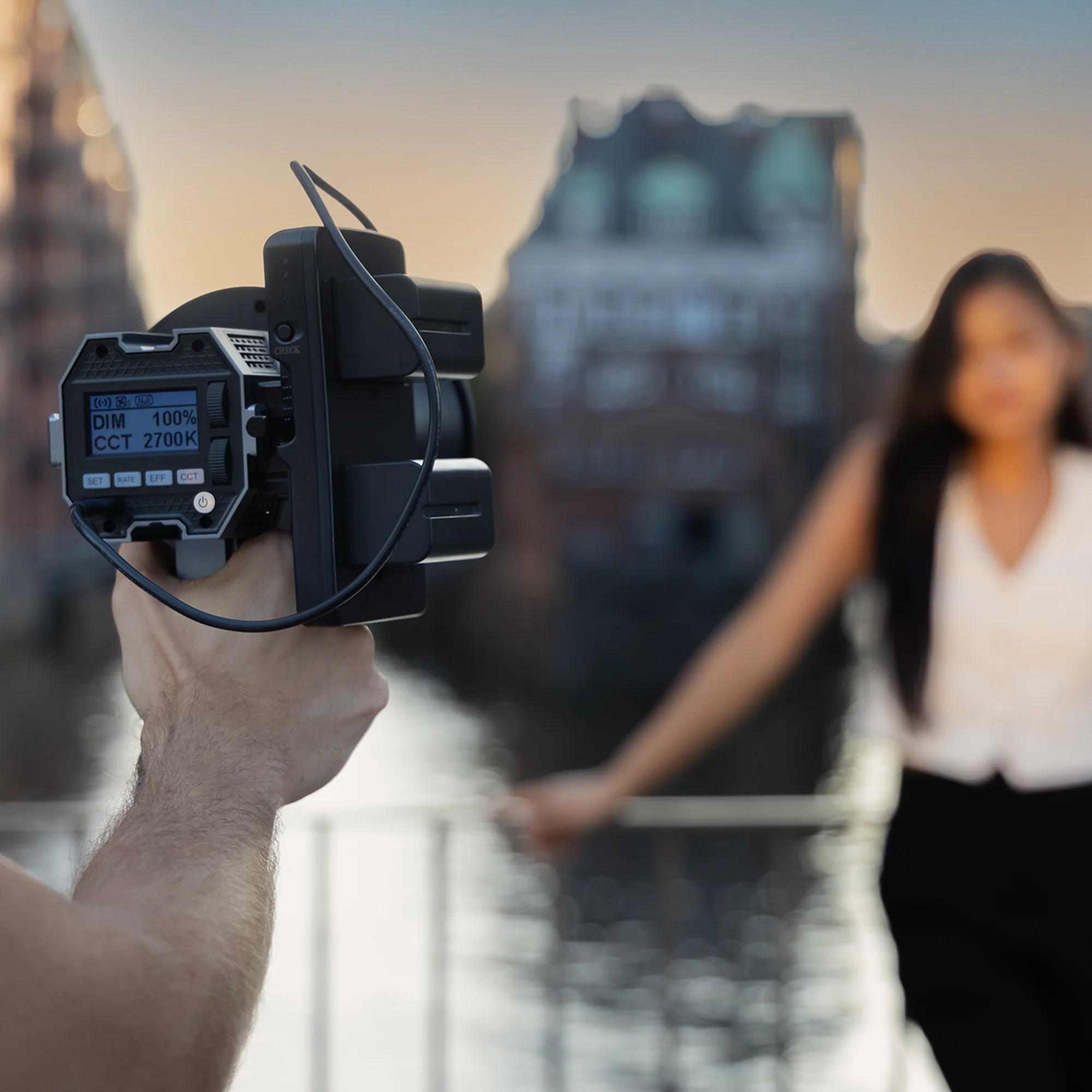 Video Streaming Bundle | Candela 100 Bi-Color | Softbox | Hintergrund | Stativ - Image 4